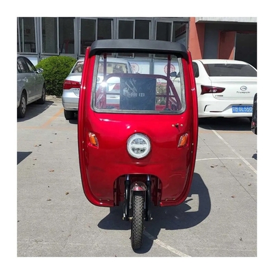 インドにおける重貨物輸送のための電気貨物輸送用三輪車 運転タイプ